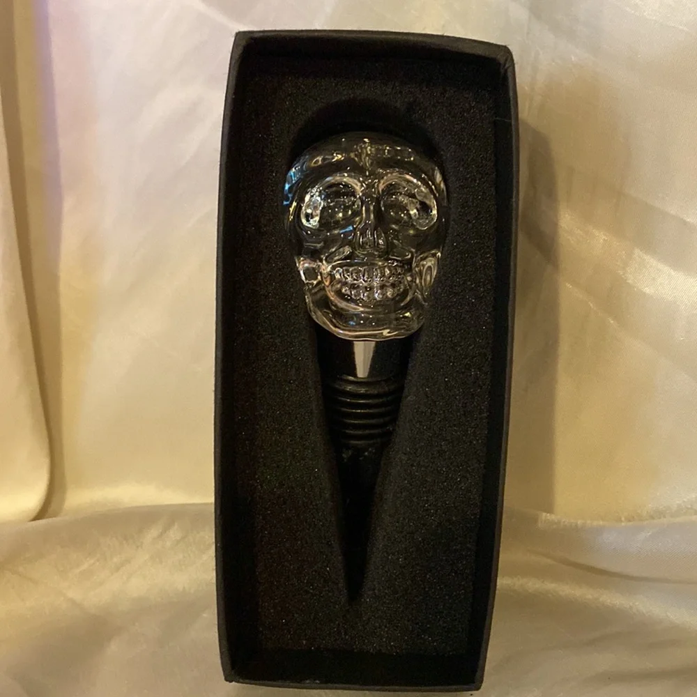 ~Two’s Company~ Crystal Skull Wine Bottle Stoppet